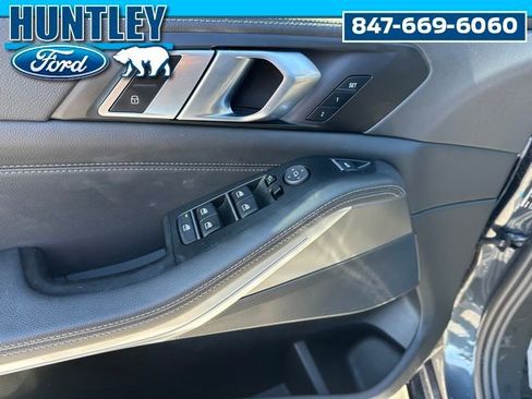 Used 2022 BMW X5 xDrive40i w/ M Sport Package image 21