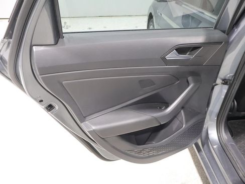 Used 2020 Volkswagen Jetta R-Line w/ R-Line Cold Weather Package FWD image 19