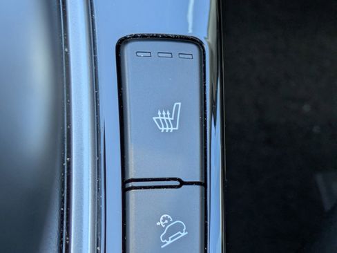 Certified 2024 Kia Seltos EX FWD image 23