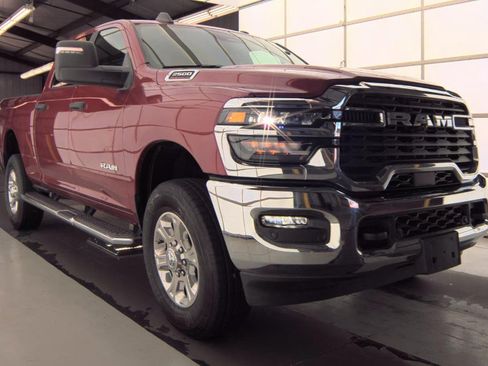 Used 2026 RAM 2500 Big Horn AWD/4WD image 2