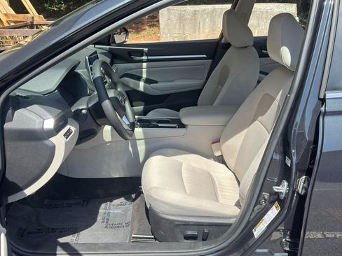 Used 2022 Nissan Altima 2.5 SV FWD image 15