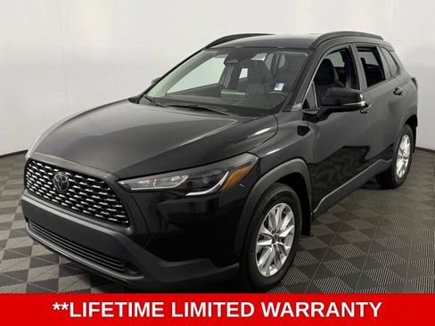 Used 2024 Toyota Corolla Cross LE image 3