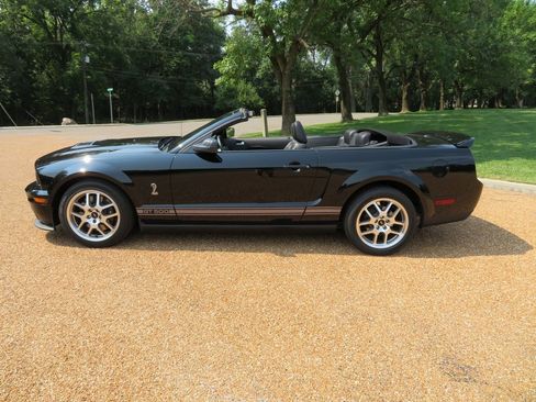 Used 2007 Ford Mustang Shelby GT500 image 2