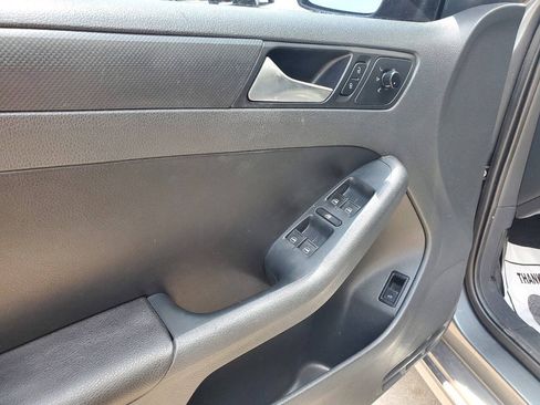 Used 2012 Volkswagen Jetta SE FWD image 9
