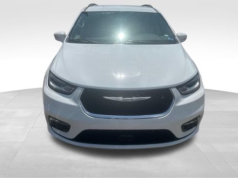 Used 2022 Chrysler Pacifica Touring-L FWD image 34