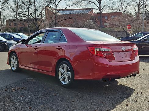Used 2012 Toyota Camry SE image 4