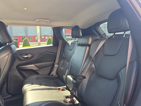 Used 2020 Jeep Cherokee Limited AWD/4WD image 14