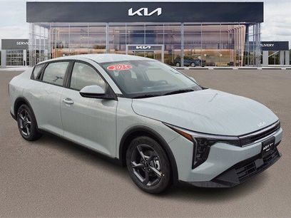 New 2025 Kia K4 LXS