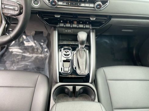 Used 2024 Chevrolet Colorado LT w/ LT Convenience Package III image 14