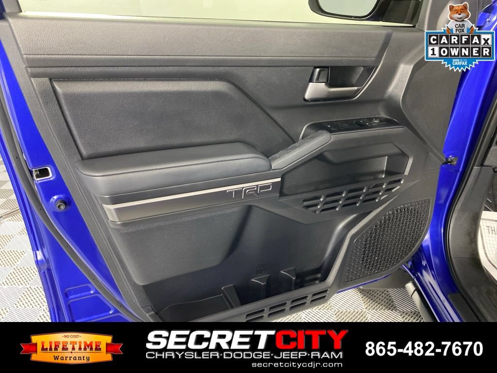 Used 2025 Toyota Tacoma TRD Sport AWD/4WD image 12