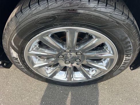 Used 2013 Chrysler 300 C image 16