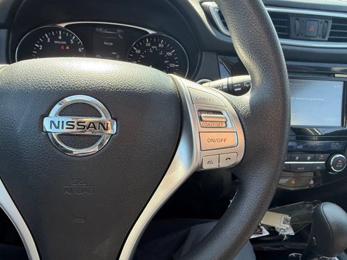 Used 2015 Nissan Rogue SV w/ SV Premium Package AWD/4WD image 18