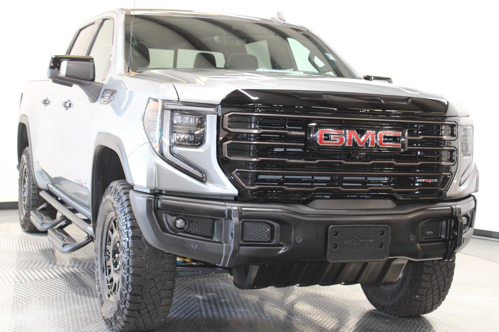 Used 2024 GMC Sierra 1500 AT4X w/ AT4X AEV Edition AWD/4WD image 3