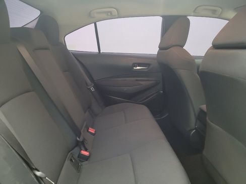 Used 2021 Toyota Corolla LE image 19
