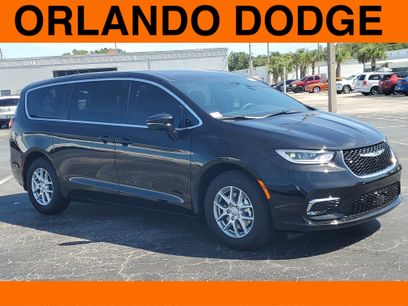 New 2026 Chrysler Pacifica Select