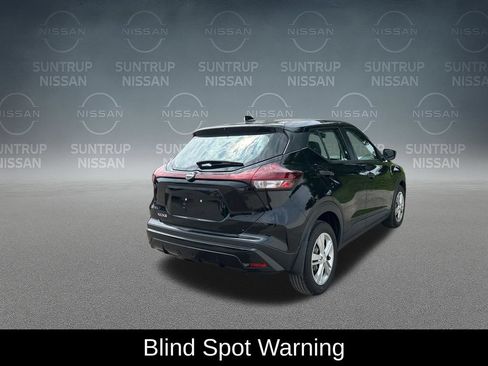 Used 2024 Nissan Kicks S FWD image 7