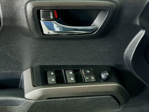 Certified 2023 Toyota Tacoma TRD Off-Road w/ Technology Package AWD/4WD image 22