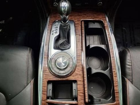 Used 2019 Nissan Armada Platinum w/ Interior Lighting Package image 35