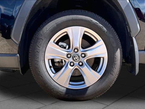 Certified 2025 Toyota RAV4 XLE w/ Convenience Package FWD image 11