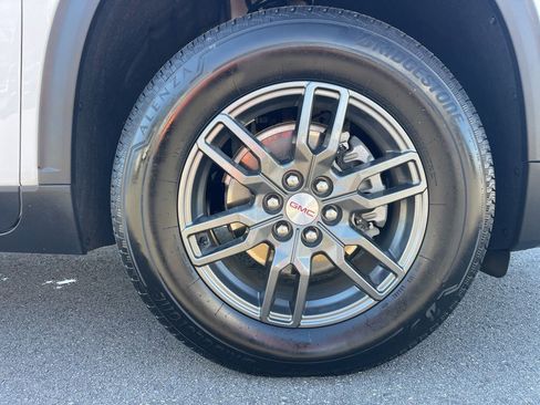 Used 2025 GMC Acadia Elevation image 32