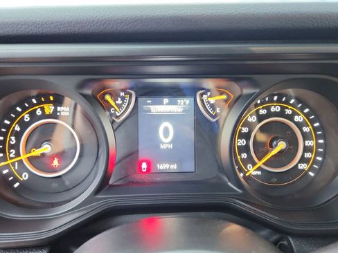 Used 2025 Jeep Gladiator Mojave AWD/4WD image 24