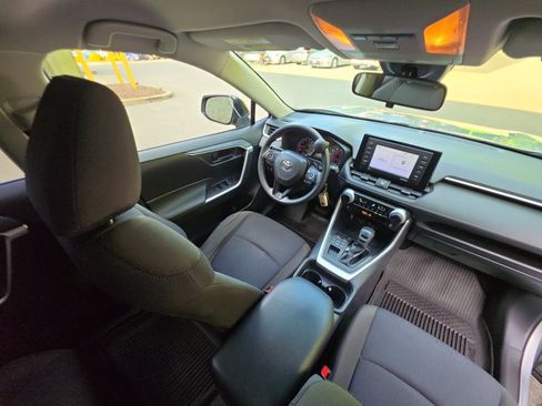 Used 2021 Toyota RAV4 LE AWD/4WD image 25
