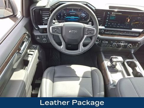 Used 2026 Chevrolet Silverado 1500 LT Trail Boss w/ Dark Appearance Package AWD/4WD image 3