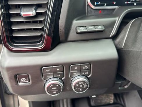Used 2026 GMC Sierra 2500 AT4X w/ LPO, Black Badging Package AWD/4WD image 9