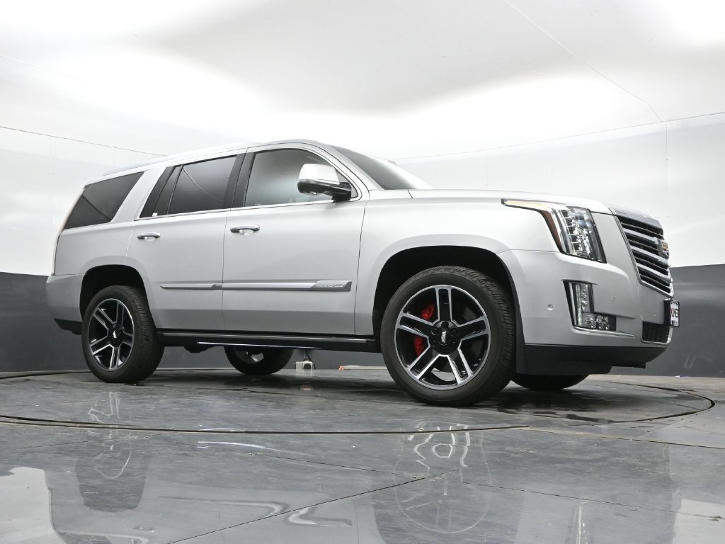 Used 2018 Cadillac Escalade Platinum AWD/4WD image 46