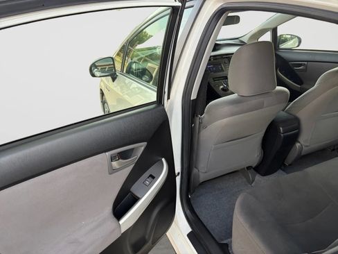 Used 2013 Toyota Prius Two FWD image 12