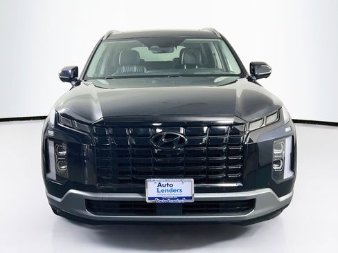 Used 2023 Hyundai Palisade Limited w/ Winter Package image 2