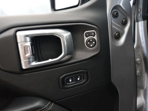 Used 2021 Jeep Wrangler Unlimited Sahara AWD/4WD image 22