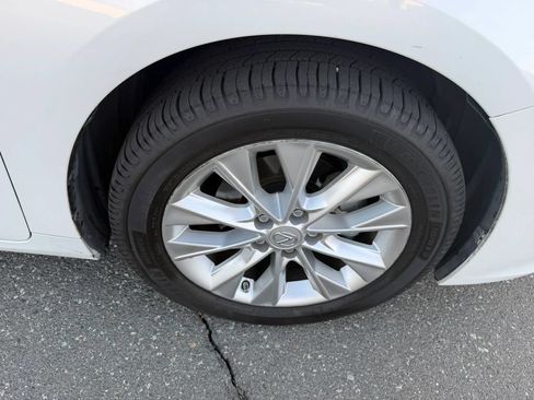 Used 2013 Lexus ES 300h w/ Luxury Pkg FWD image 32