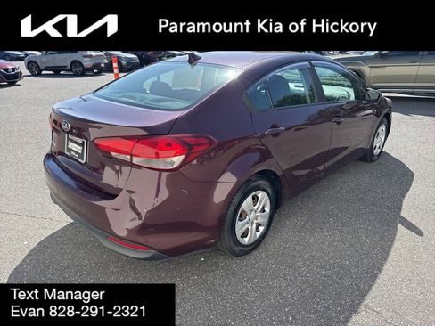 Used 2017 Kia Forte LX FWD image 7