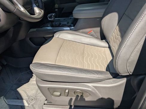 Used 2025 Chevrolet Silverado 1500 ZR2 w/ Technology Package image 24