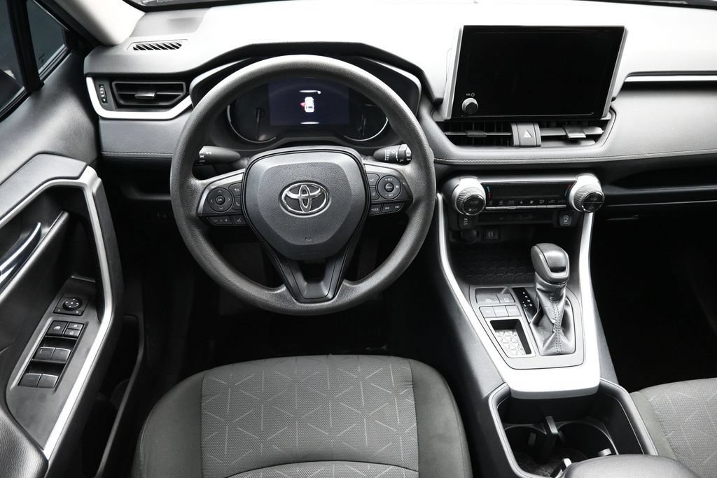 Used 2024 Toyota RAV4 XLE FWD image 3
