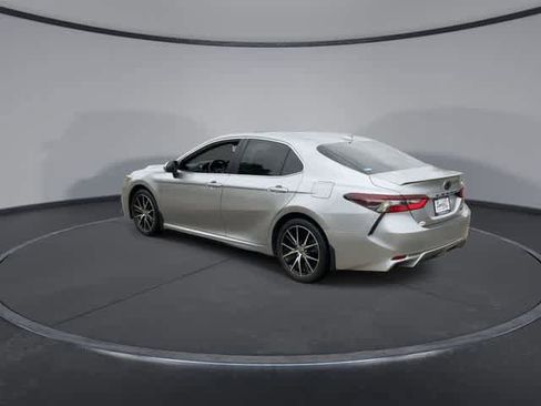 Used 2024 Toyota Camry SE FWD image 6
