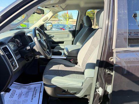 Used 2018 RAM 1500 Classic SLT w/ Luxury Group image 12