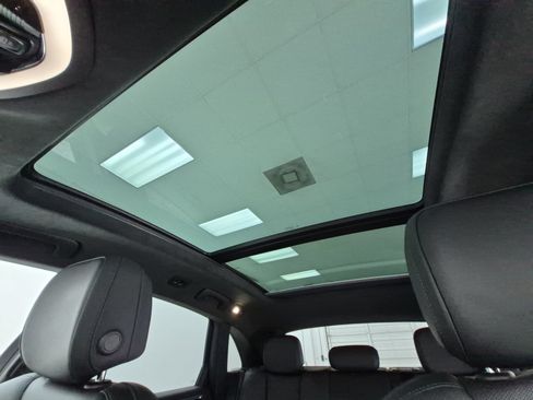 Certified 2023 Porsche Macan S AWD/4WD image 21