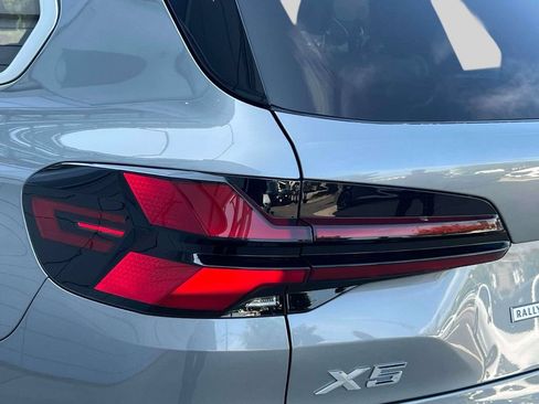 Used 2024 BMW X5 xDrive40i w/ Premium Package AWD/4WD image 10