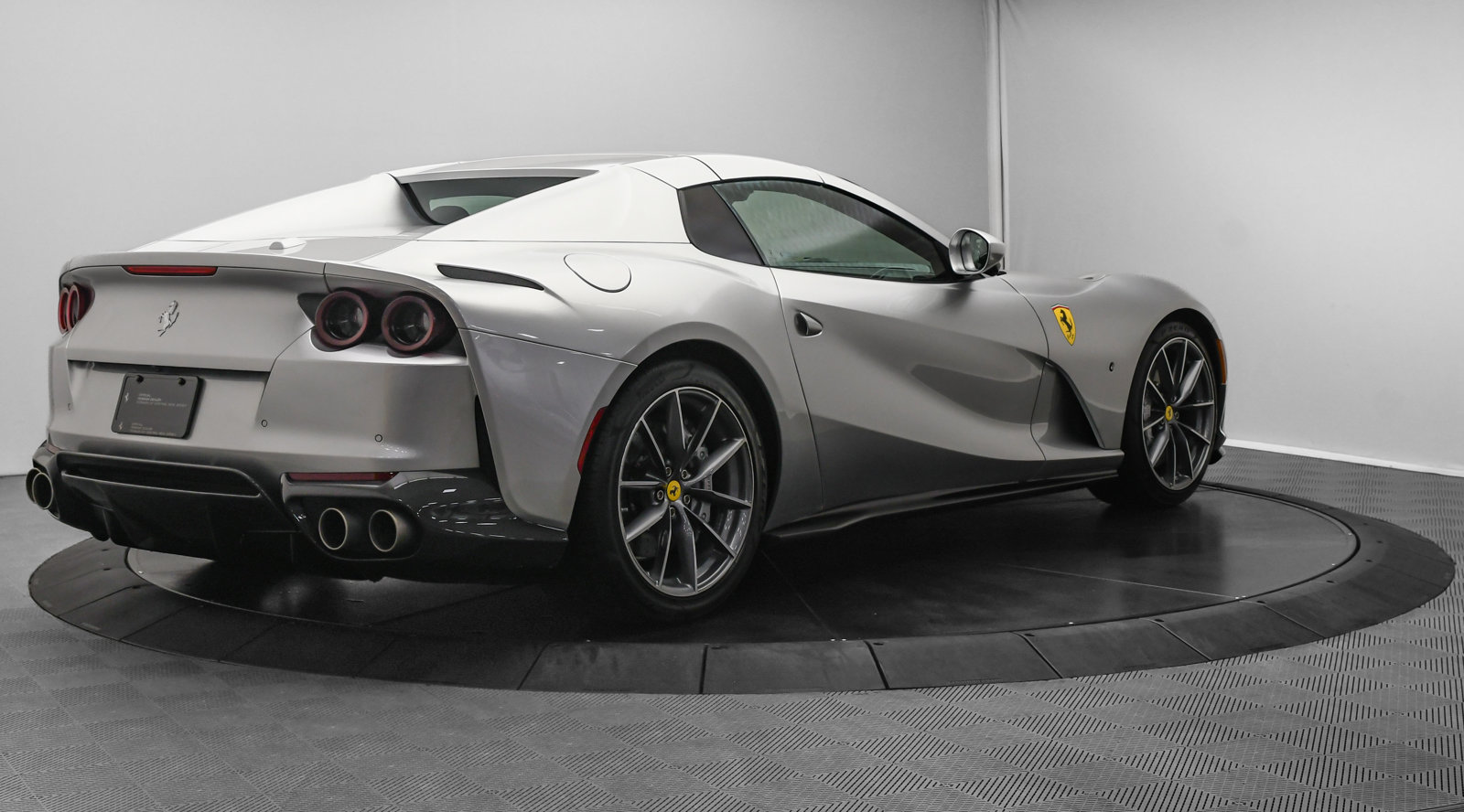 Used 2022 Ferrari 812 GTS RWD image 11