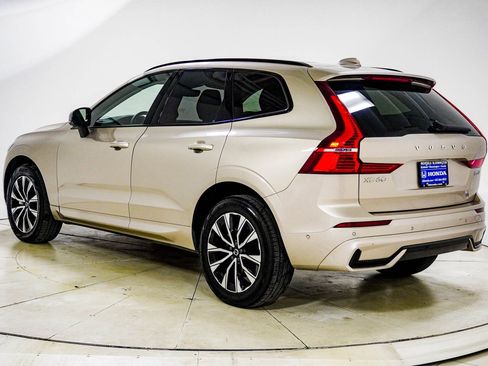 Used 2025 Volvo XC60 B5 Plus image 5