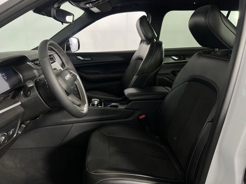 Certified 2024 Jeep Grand Cherokee L Altitude image 21