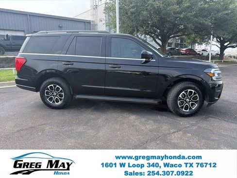 Used 2023 Ford Expedition XLT RWD image 2