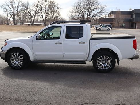 Used 2011 Nissan Frontier SL w/ Moonroof Pkg image 9