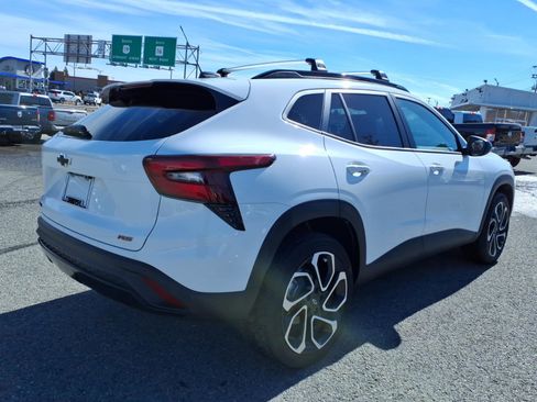 Used 2025 Chevrolet Trax RS w/ Driver Confidence Package image 7