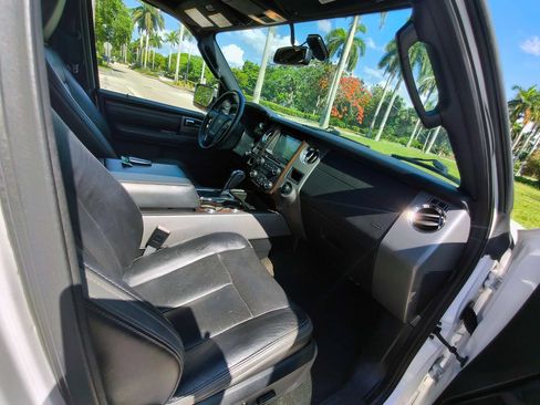 Used 2017 Ford Expedition Platinum RWD image 43