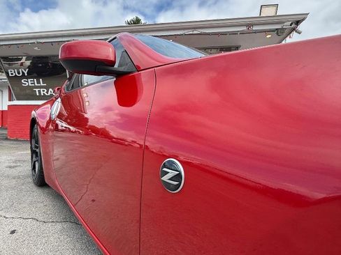 Used 2011 Nissan 370Z Coupe RWD image 8