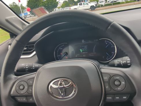 Used 2020 Toyota RAV4 Limited AWD/4WD image 13