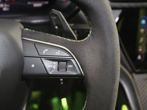 Used 2022 Lamborghini Urus image 64